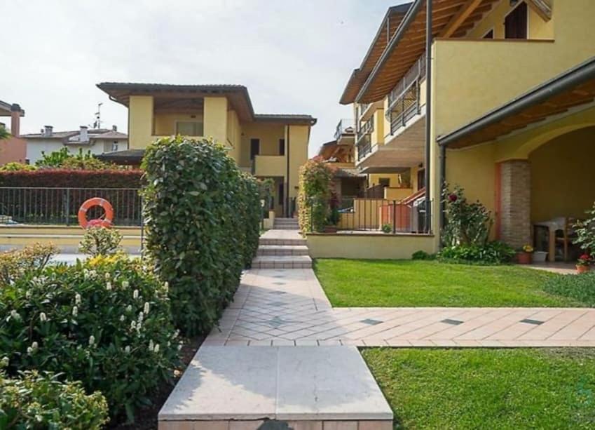 Hoya Apartment Sirmione Exterior photo